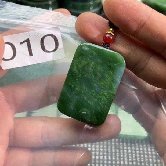 和田玉未镶嵌珠宝半成品