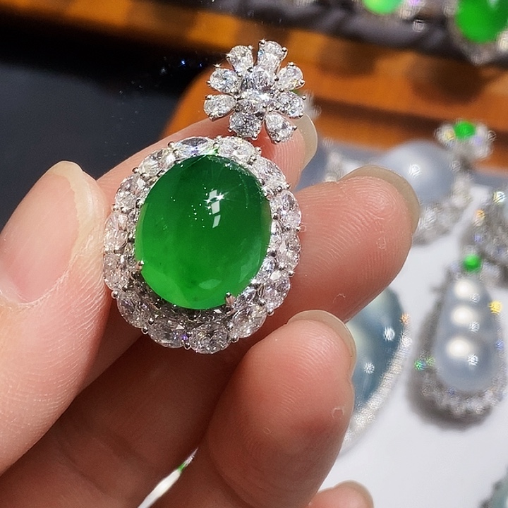 吊坠(不含链)18K金镶嵌翡翠