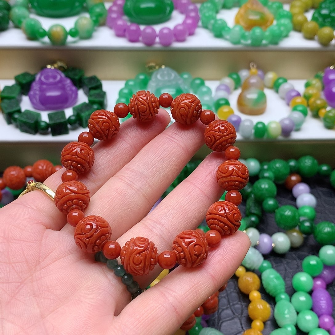 吊坠(赠链)未镶嵌翡翠卿***。