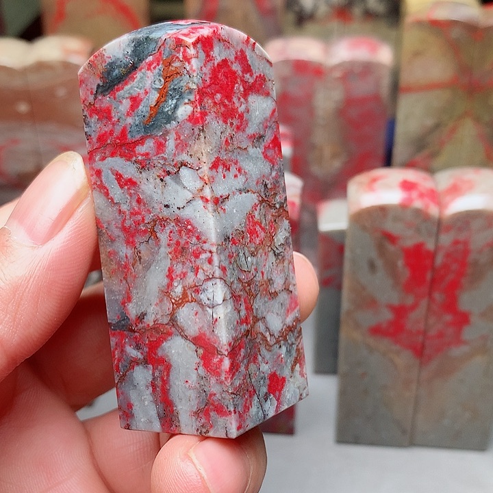 昌化石昌化鸡血石