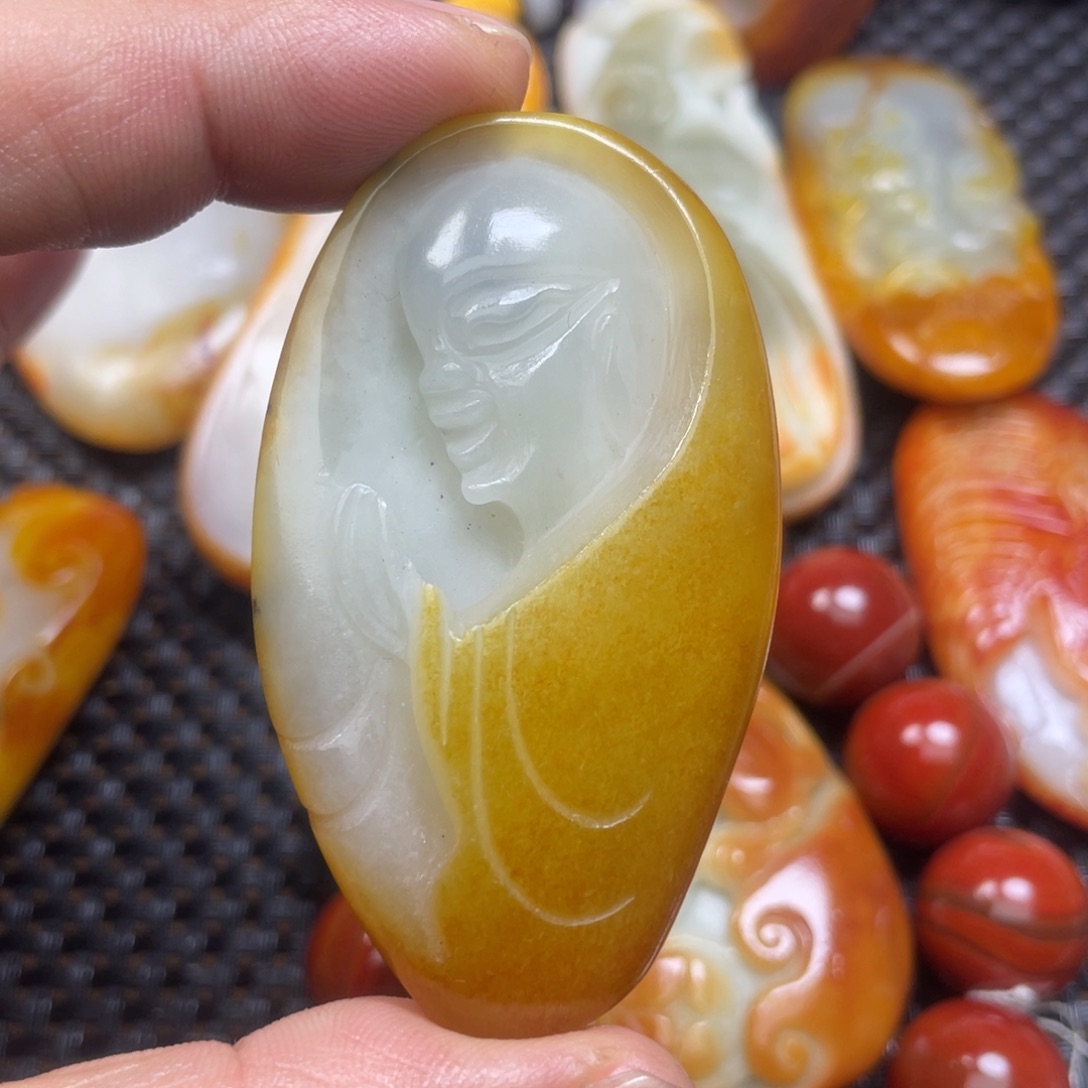 和田玉未镶嵌颈饰