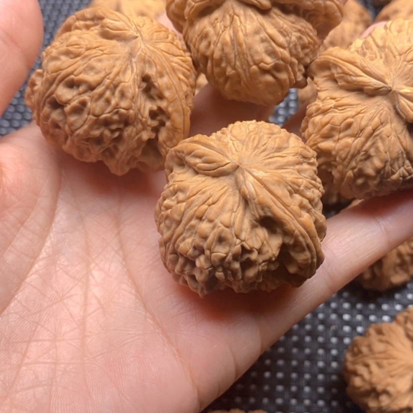 【闪购商品】文玩核桃吊坠邪****?核桃