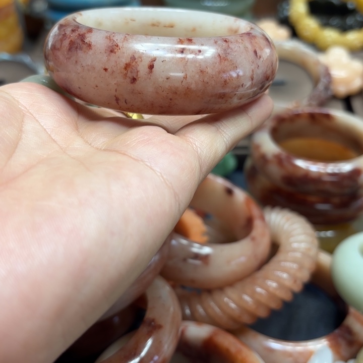樱***茶石英岩玉合金颈饰