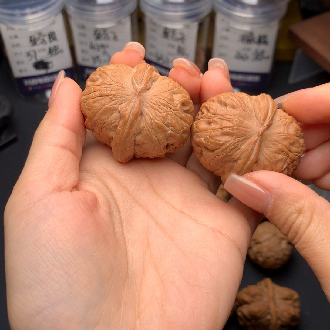 文玩核桃吊坠43元宝