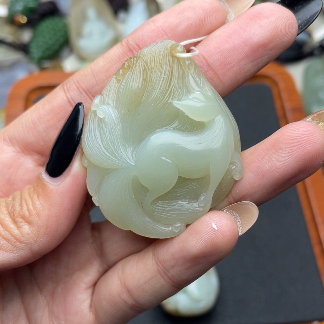 ****ଲ和田玉未镶嵌颈饰