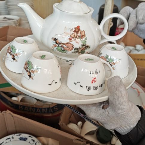 库存微瑕多孔茶壶一套