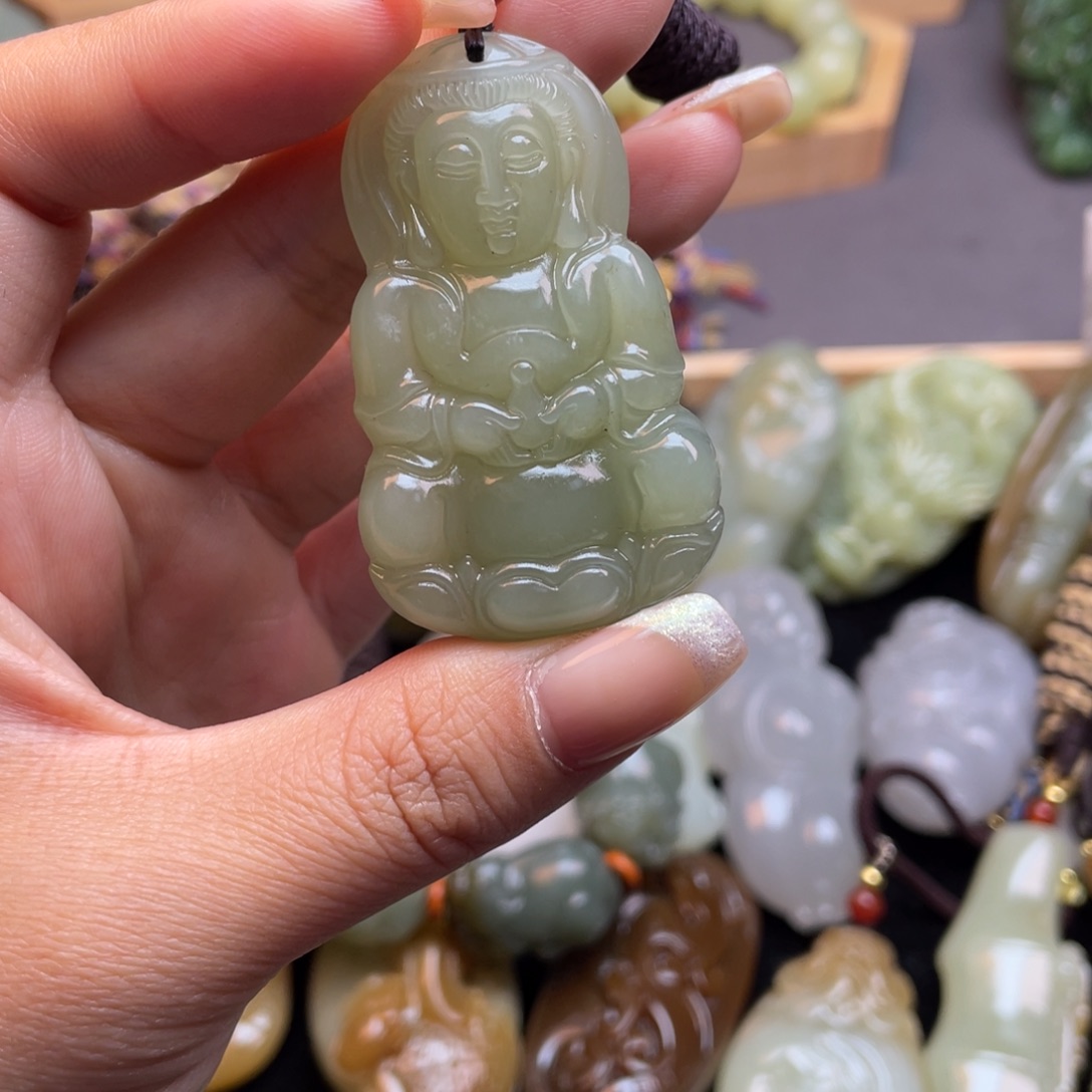 和田玉颈饰未镶嵌