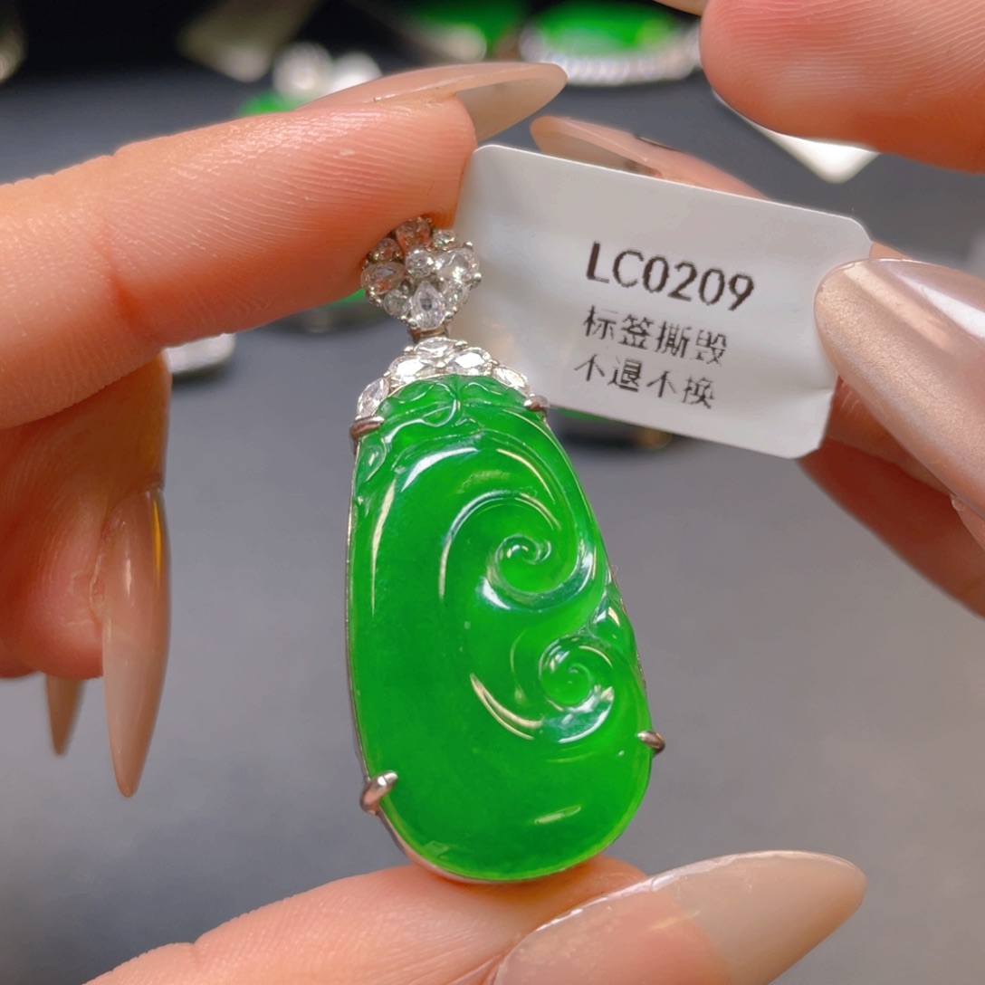 【闪购商品】颈饰银S925镶嵌翡翠翡翠