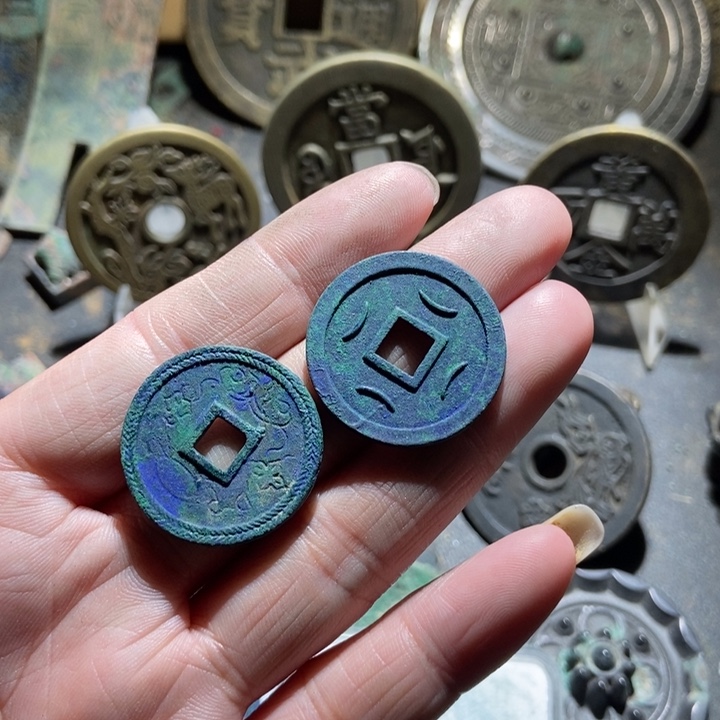 狼***️铜现代工艺品仿制品