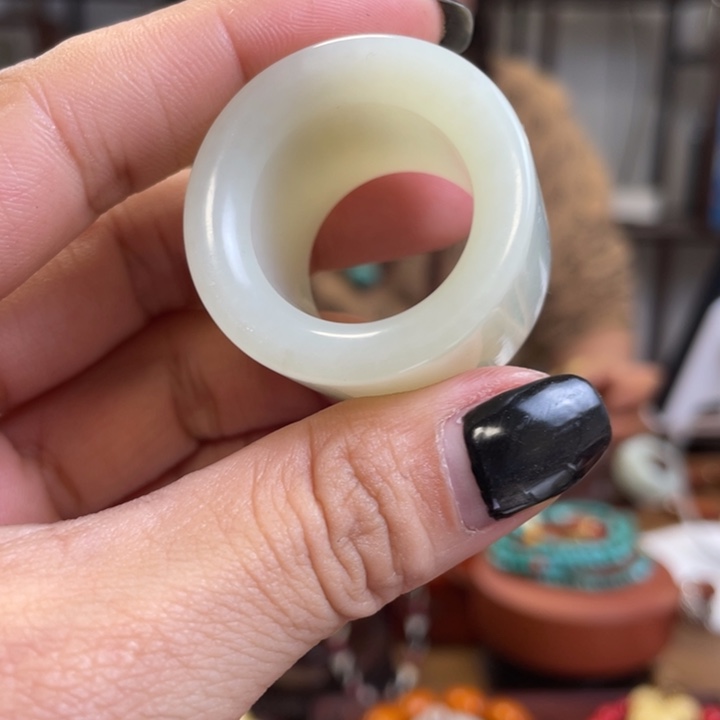 和田玉颈饰未镶嵌扳指