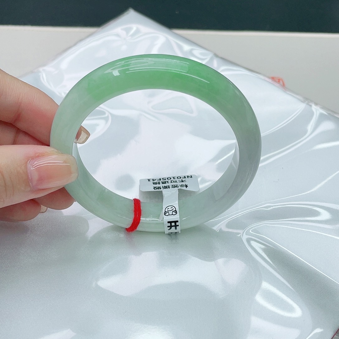 翡翠手镯未镶嵌正57.5