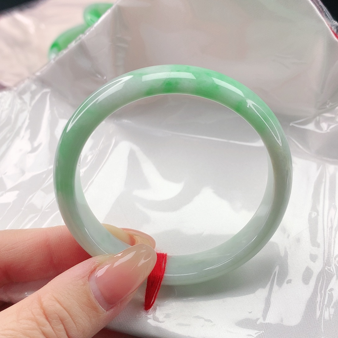 翡翠手镯未镶嵌翡翠039