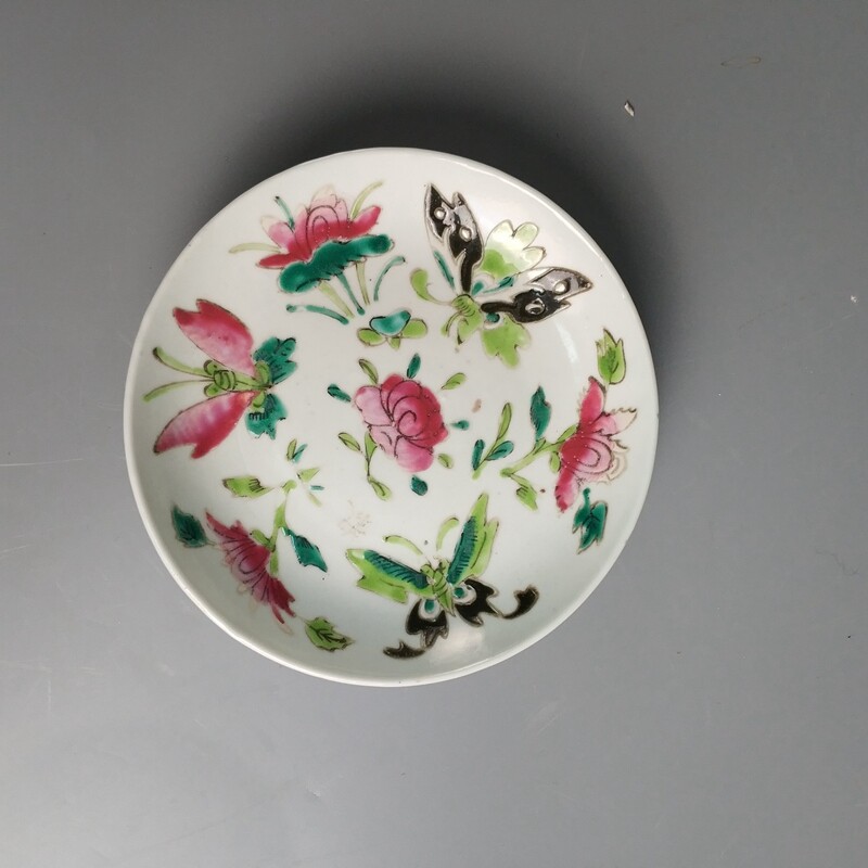 晚清粉彩蝶恋花纹小盘-M25KE005739