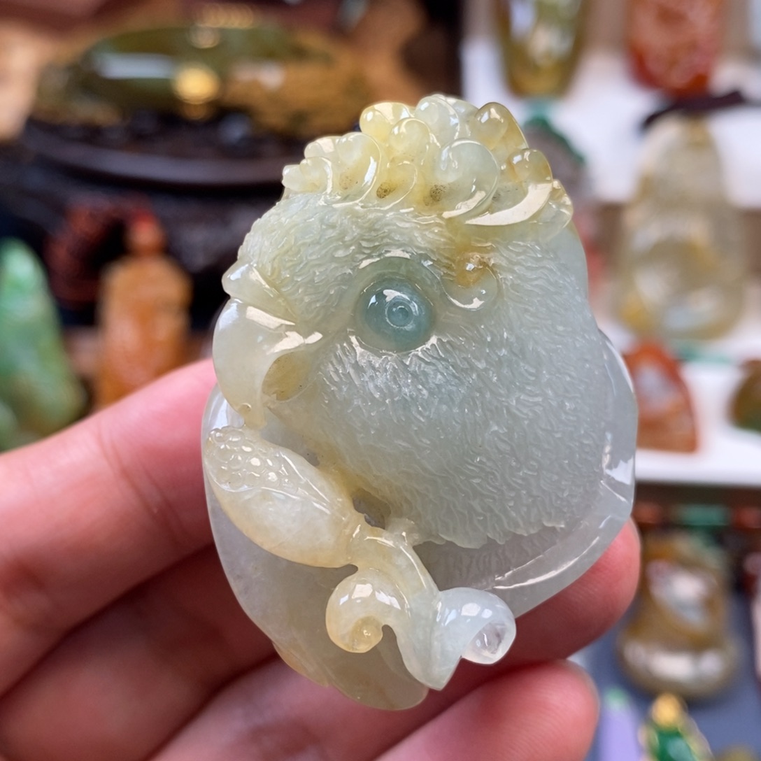 翡翠未镶嵌颈饰鹦鹉