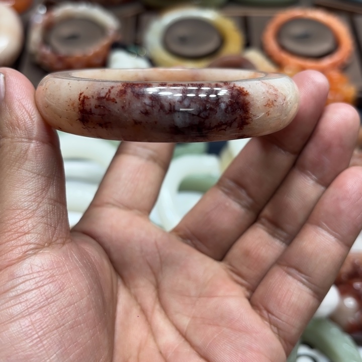 ****K石英质玉未镶嵌手镯