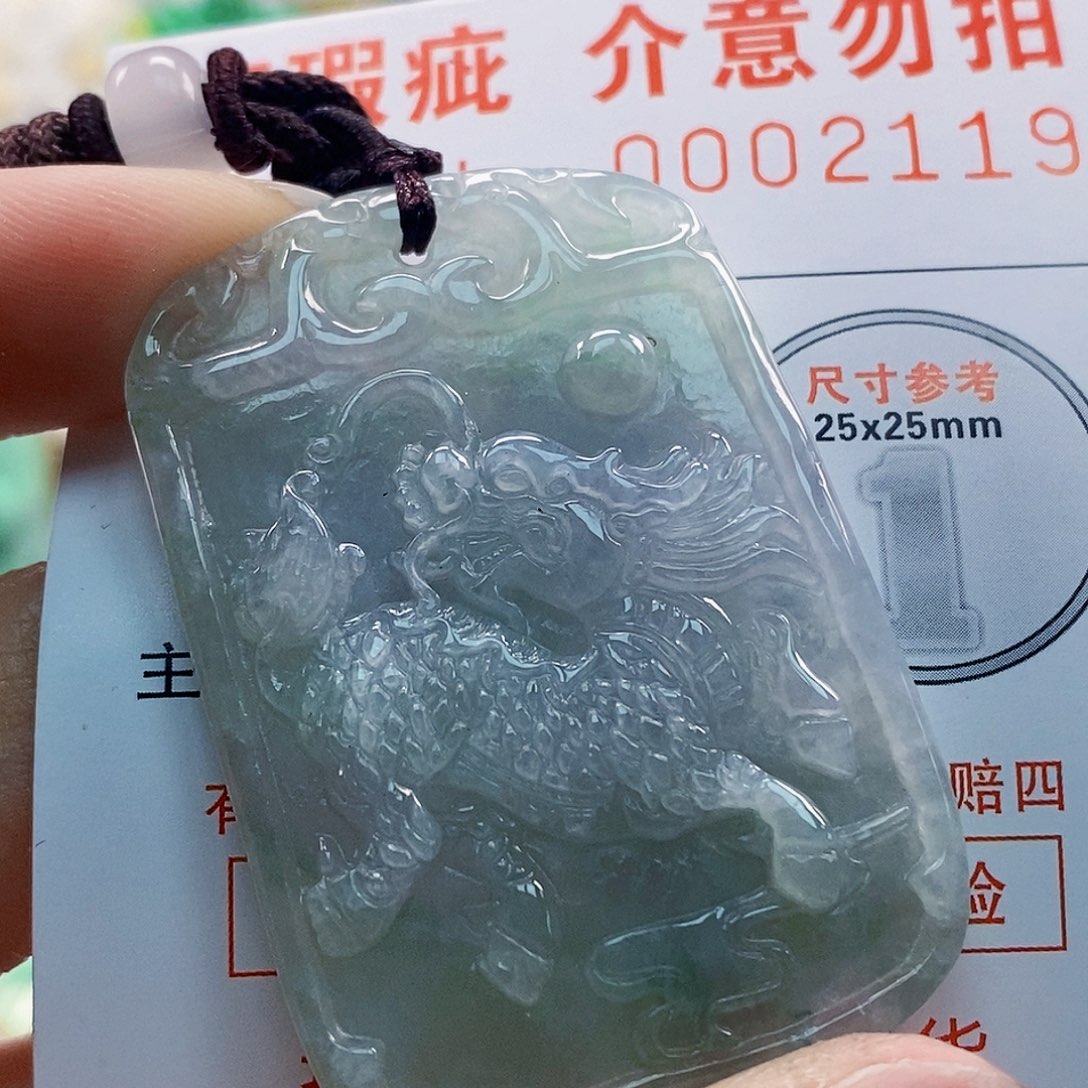 吊坠(不含链)未镶嵌翡翠