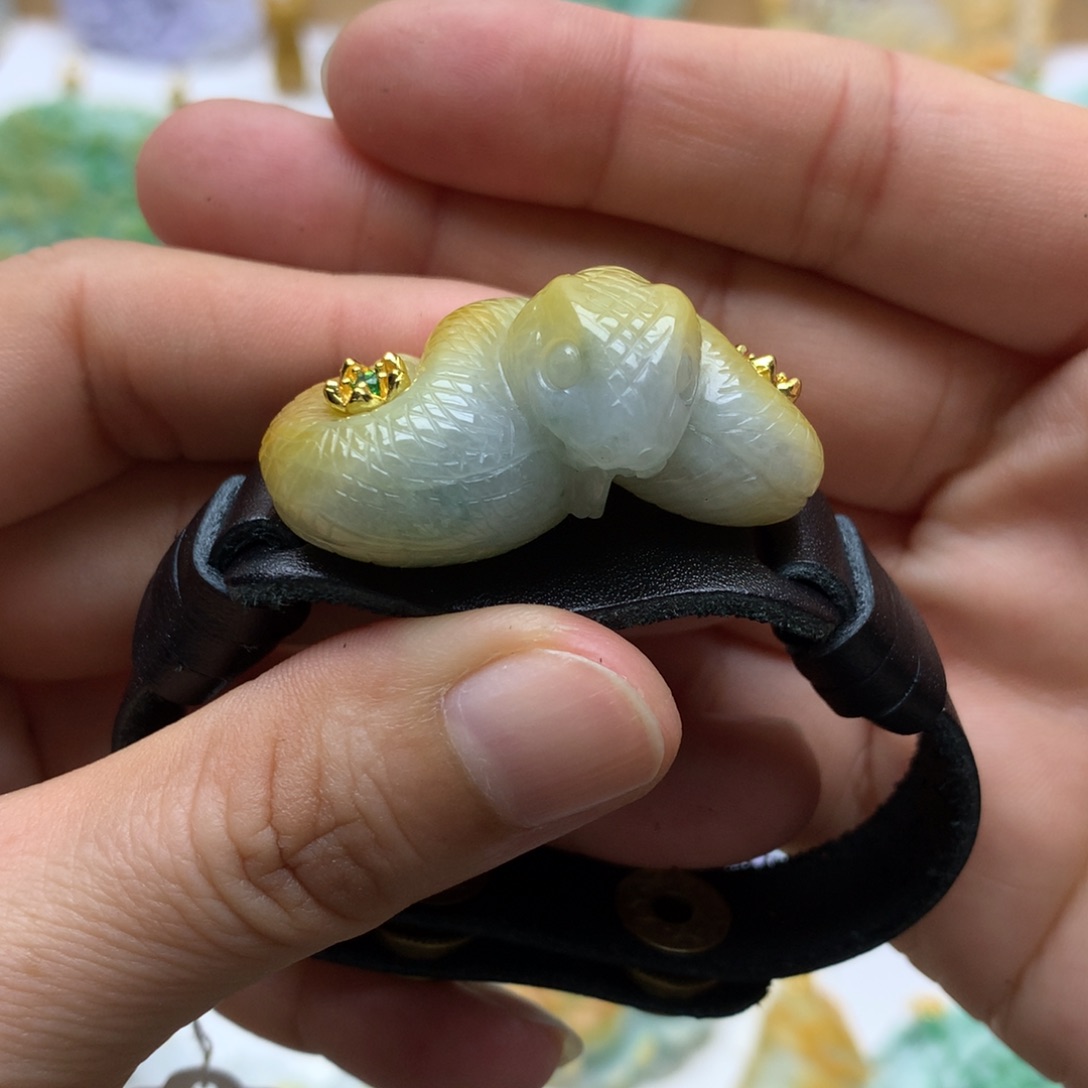 翡翠未镶嵌颈饰翡翠