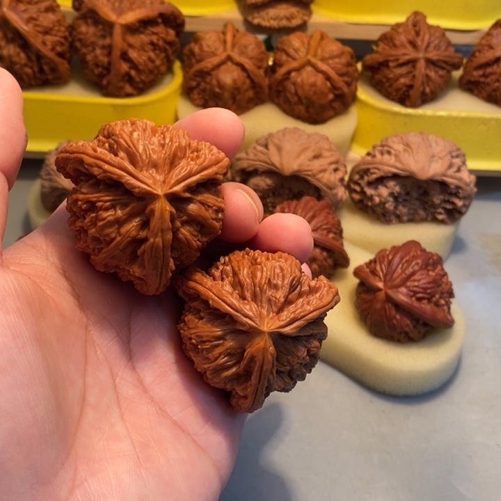 ℳ***文玩核桃把件Njhjjhhh