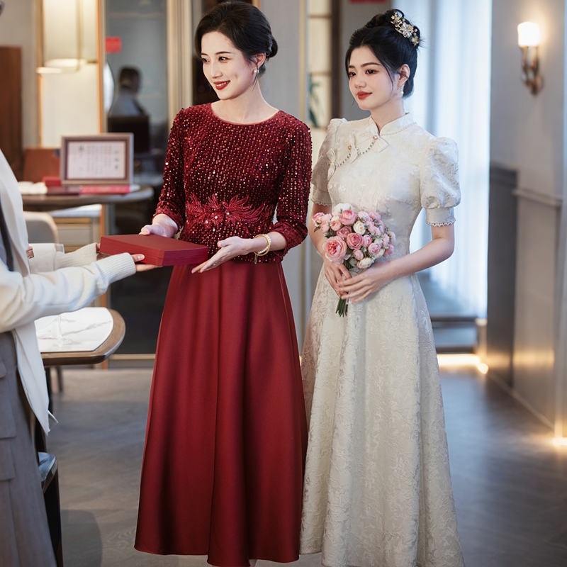 喜婆婆秋款妈妈礼服装酒红色喜婆婆婚宴装连衣裙2025新款时尚气质