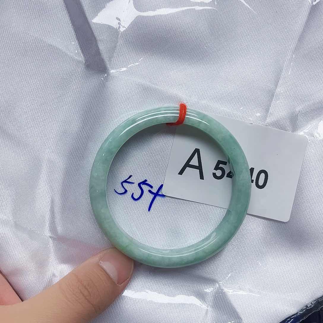 翡翠手镯未镶嵌默认微瑕