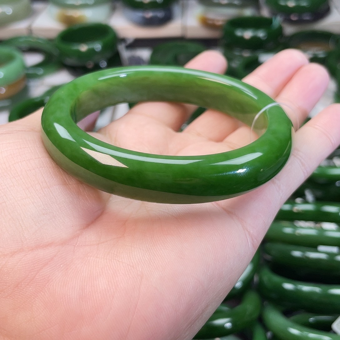 和田玉（碧玉）手镯未镶嵌