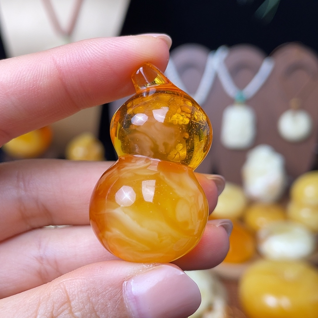 琥珀未镶嵌珠宝奇石