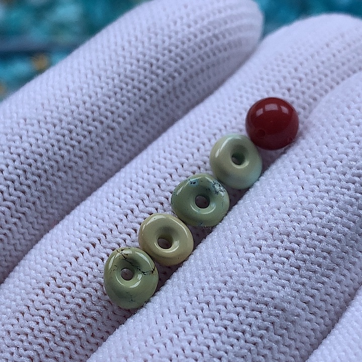 南红玛瑙未镶嵌珠宝奇石