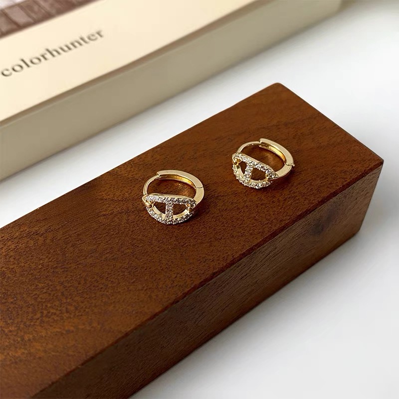 实验室培育钻石猪鼻子耳扣18K金（直径约8mm)适合小耳垂或者耳扣