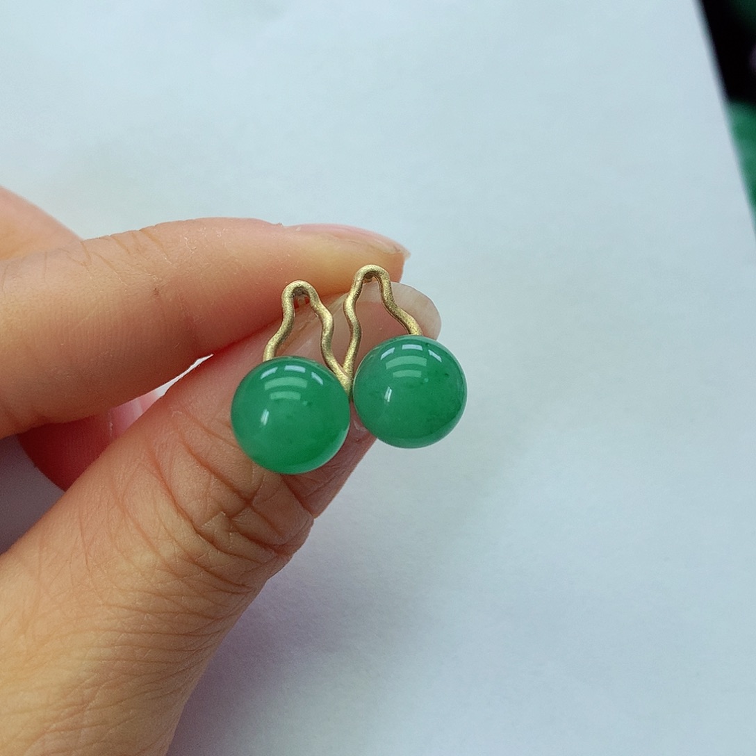 石英质玉耳钉未镶嵌