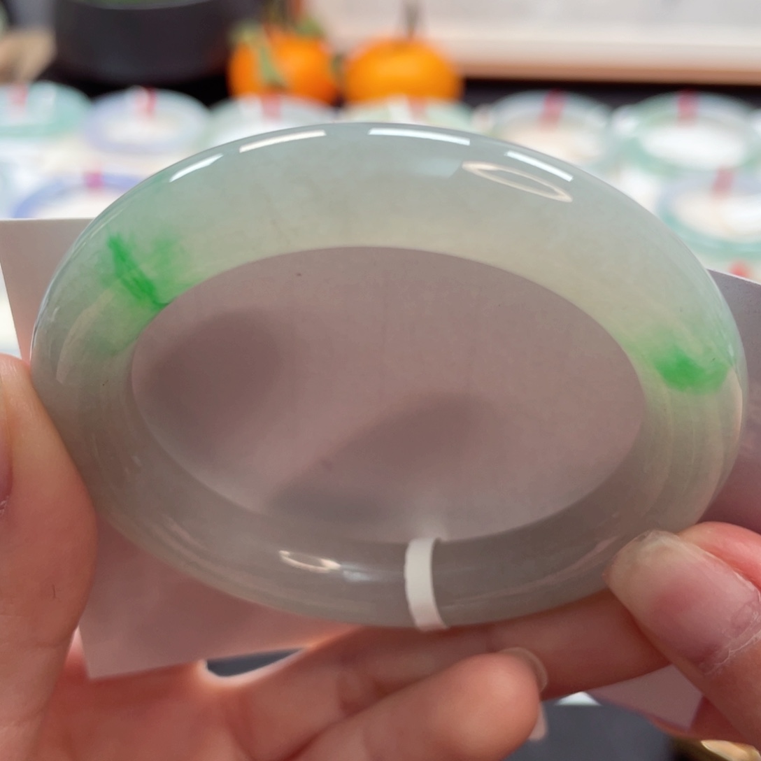 【闪购商品】翡翠手镯未镶嵌51白底飘阳绿强推14号