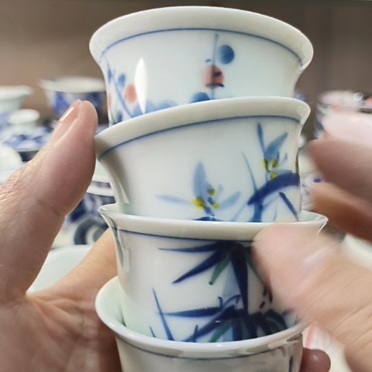 景德镇陶瓷品茗杯