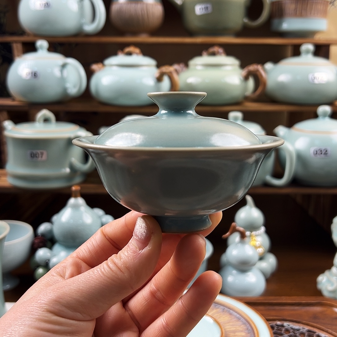 仿古青绿釉水两才手工盖碗