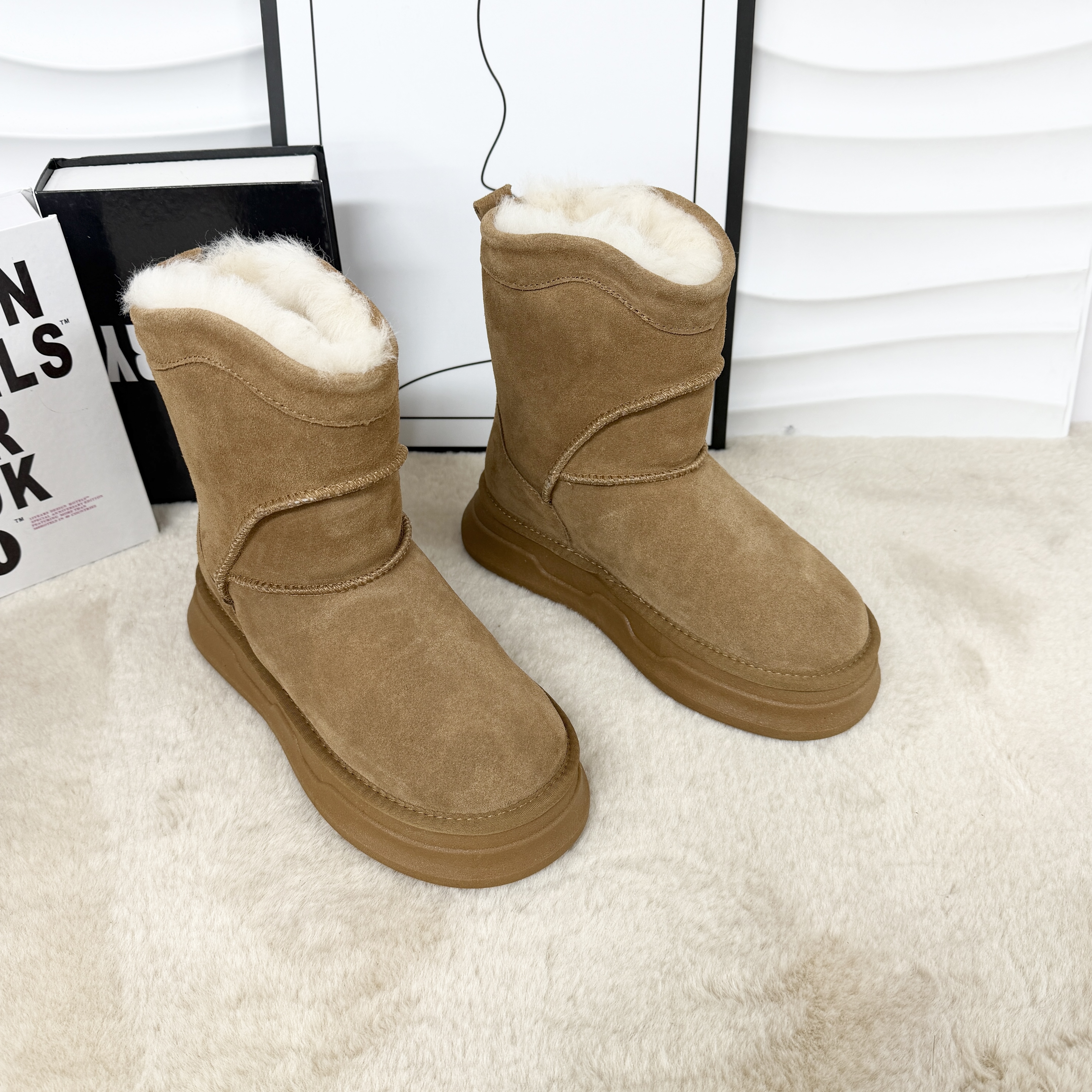 新款气质百搭潮流女士{羊毛}休闲雪地靴/LD/8742