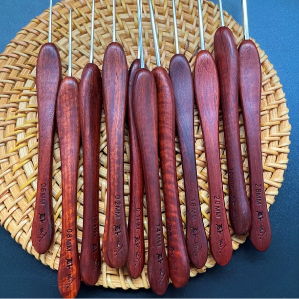 金岚钩针血檀木手柄不锈钢针头手工钩花玩偶毛线编织工具套装