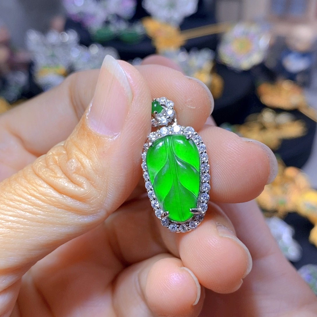 翡翠耳钉银S925镶嵌天然翡翠