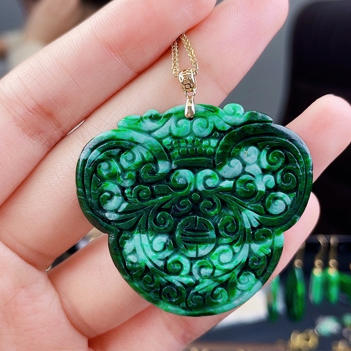 翡翠颈饰18K金镶嵌饰品