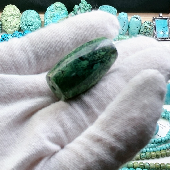 绿松石配饰未镶嵌