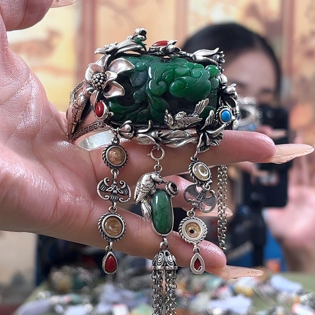 翡翠颈饰银S925镶嵌翡翠