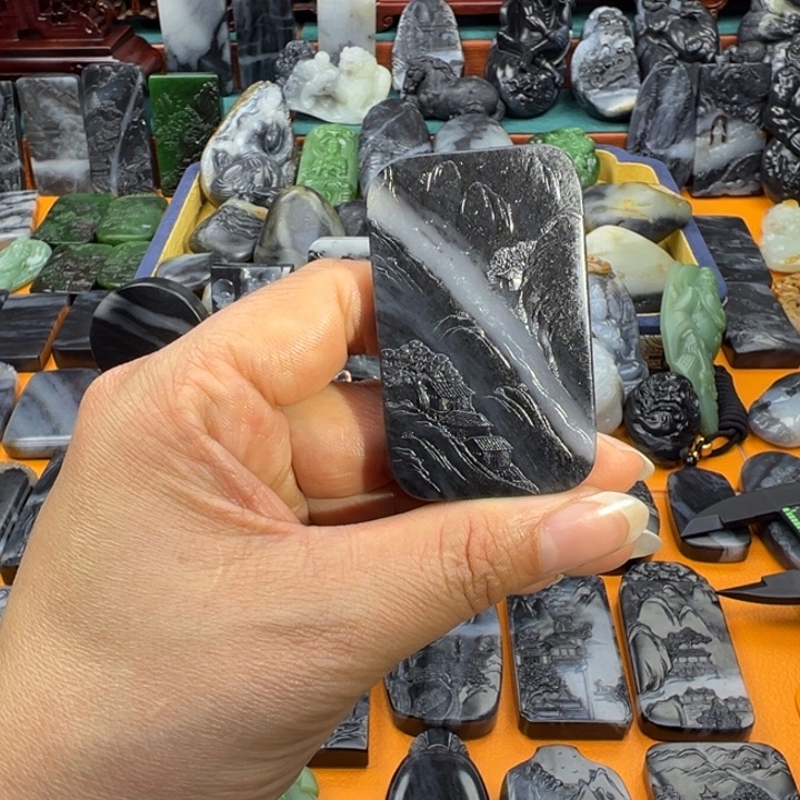 和田玉颈饰未镶嵌