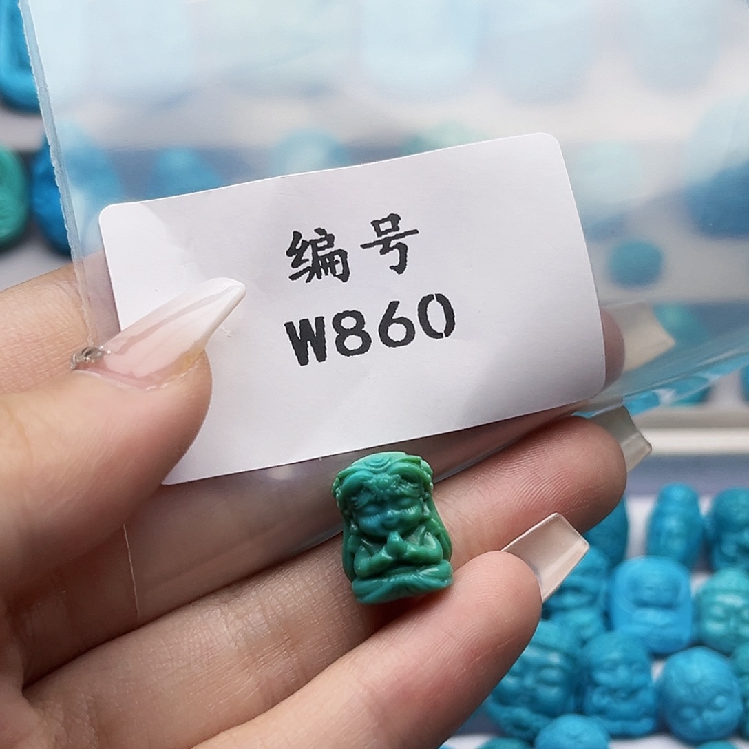 绿松石未镶嵌天然原矿雕刻绿松石
