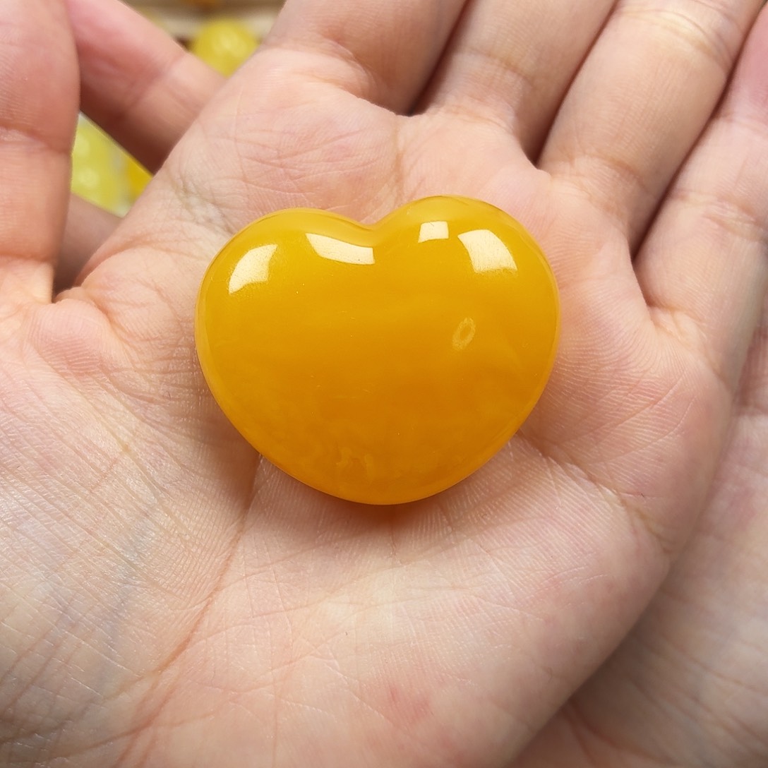 未镶嵌颈饰蜜蜡焦皮芬达色爱心