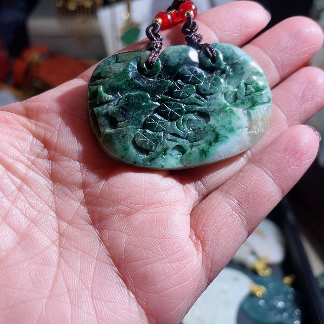 翡翠颈饰未镶嵌翡翠绿包包锁