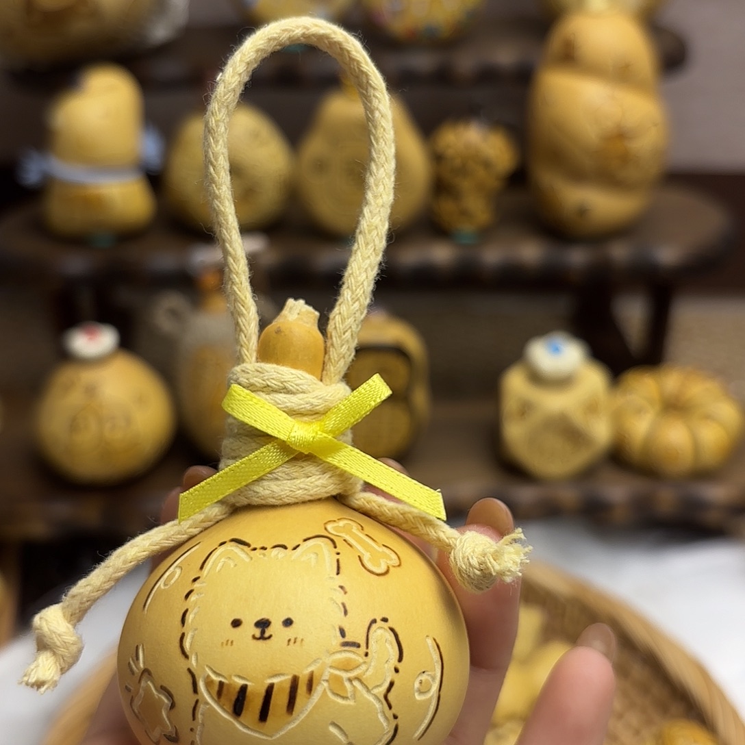 玻璃颈饰哈哈哈哈哈哈哈哈