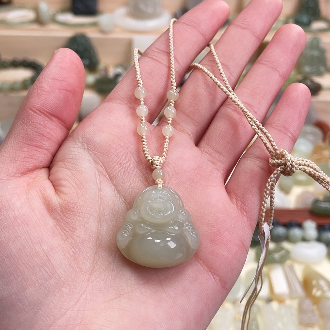 和田玉未镶嵌吊坠(赠链)