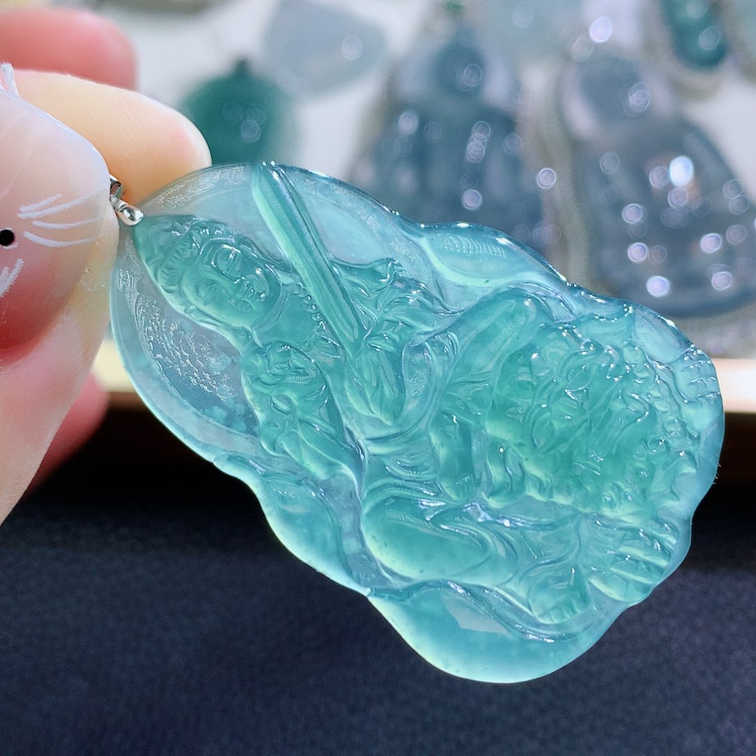 翡翠颈饰18K金镶嵌翡翠