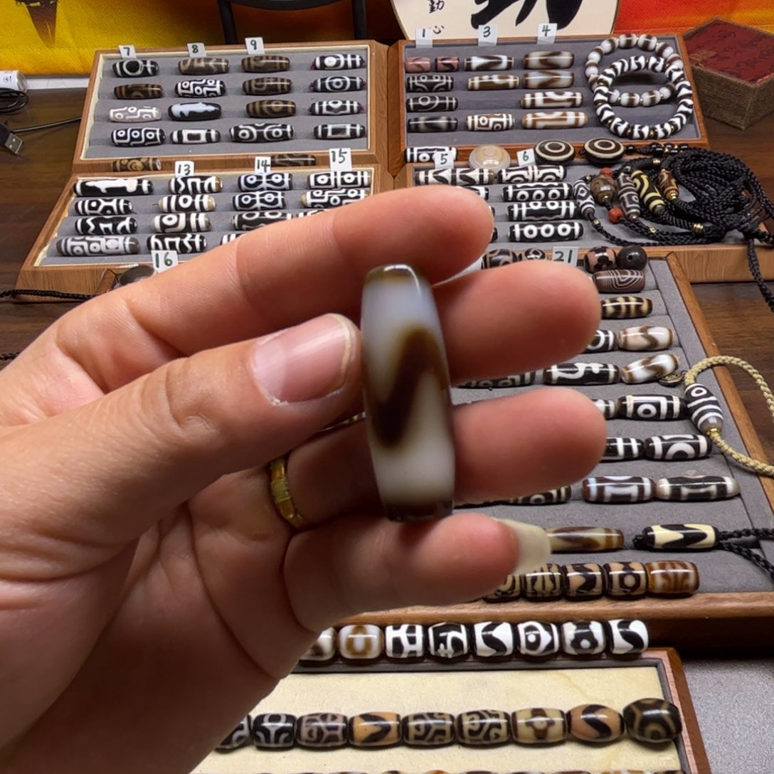 鹤****玛瑙/玉髓（覆膜）未镶嵌颈饰