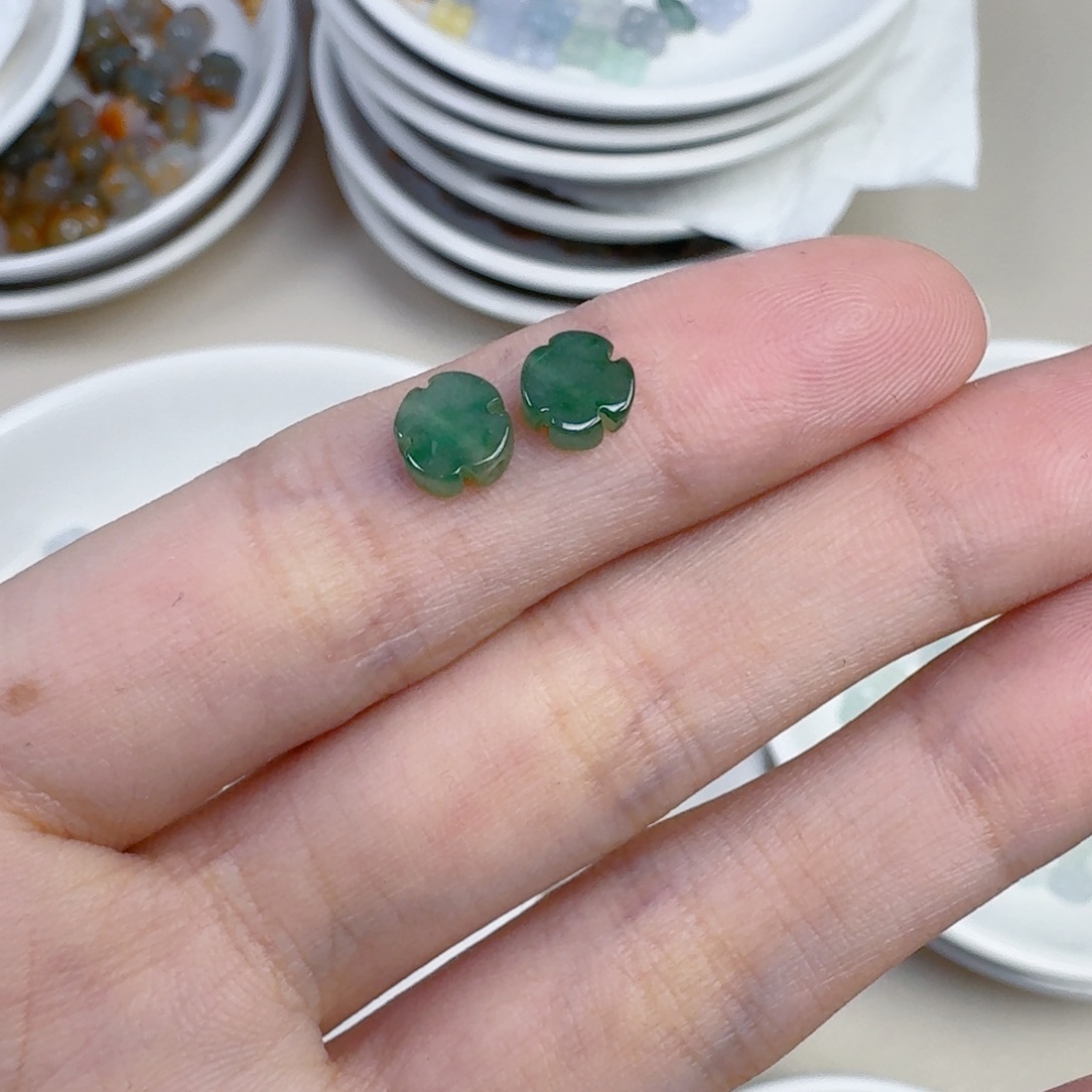 南***红翡翠散珠四叶草两个