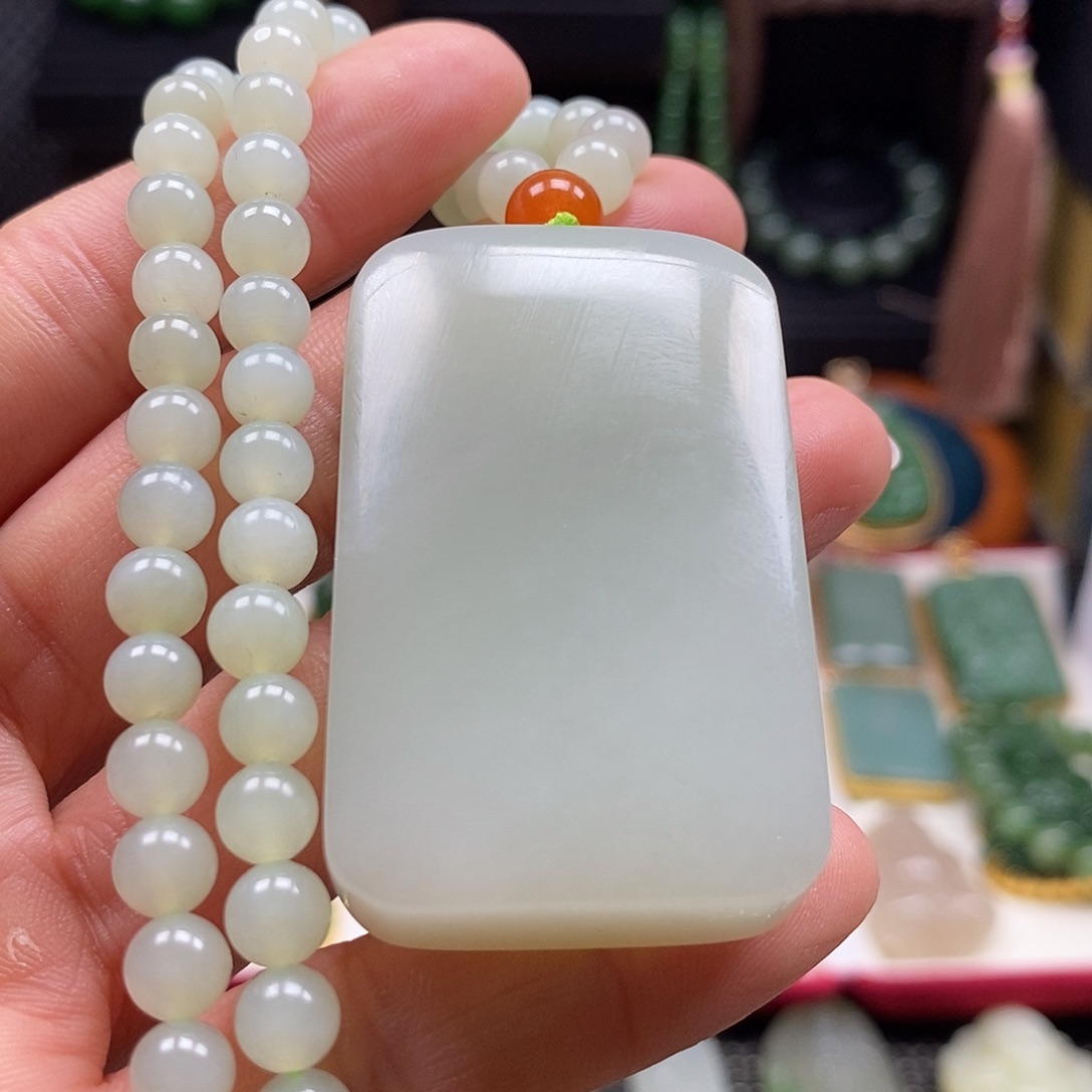 和田玉颈饰未镶嵌