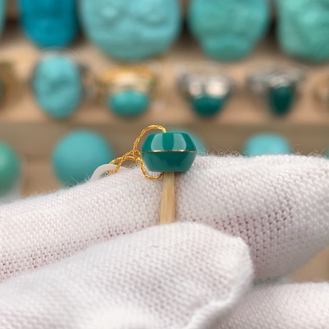 绿松石配饰未镶嵌