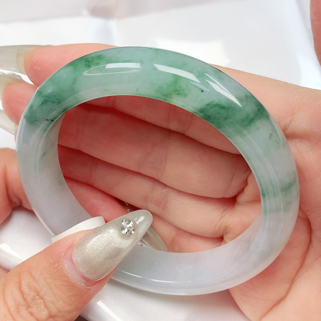 翡翠手镯未镶嵌抖音870